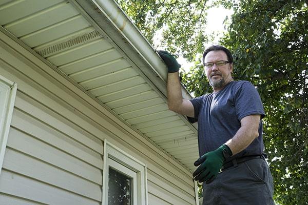 Gutter Cleaning of Seal Beach workers